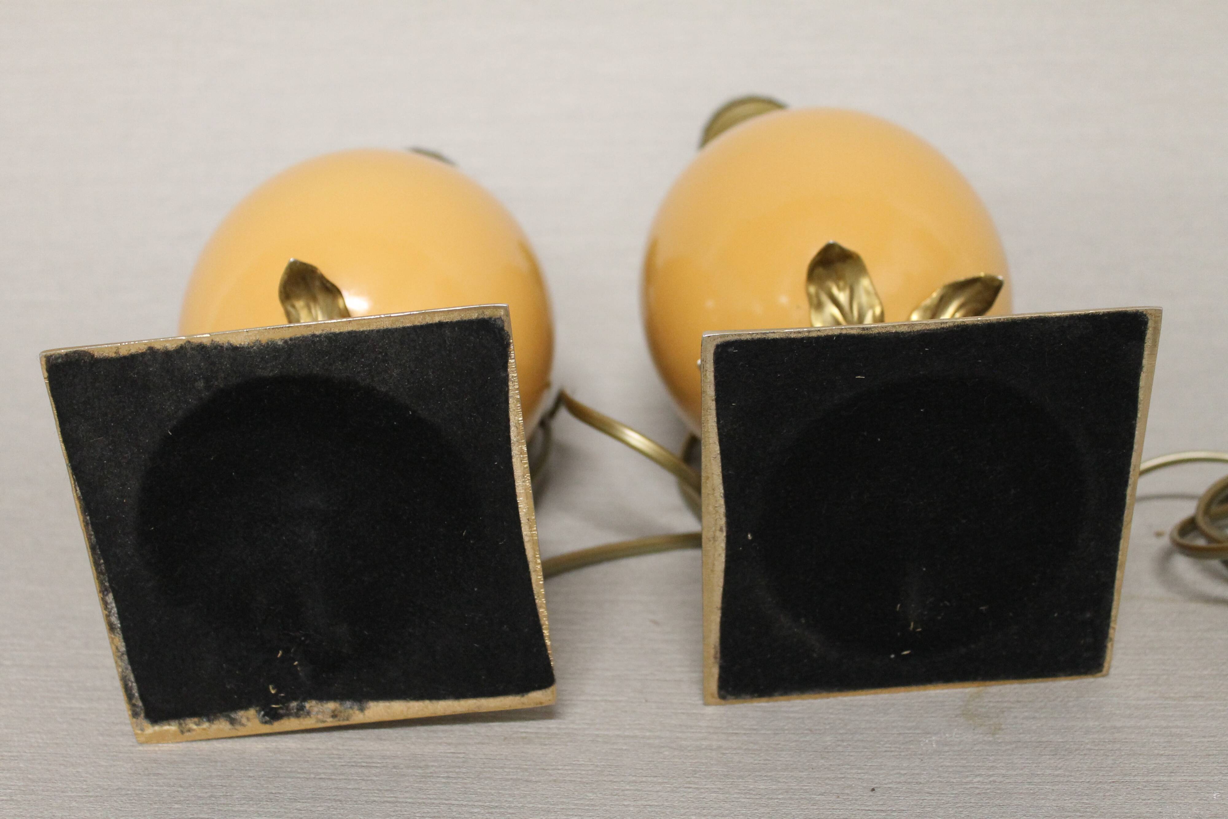 Pair of lamps feet "ostrich egg"