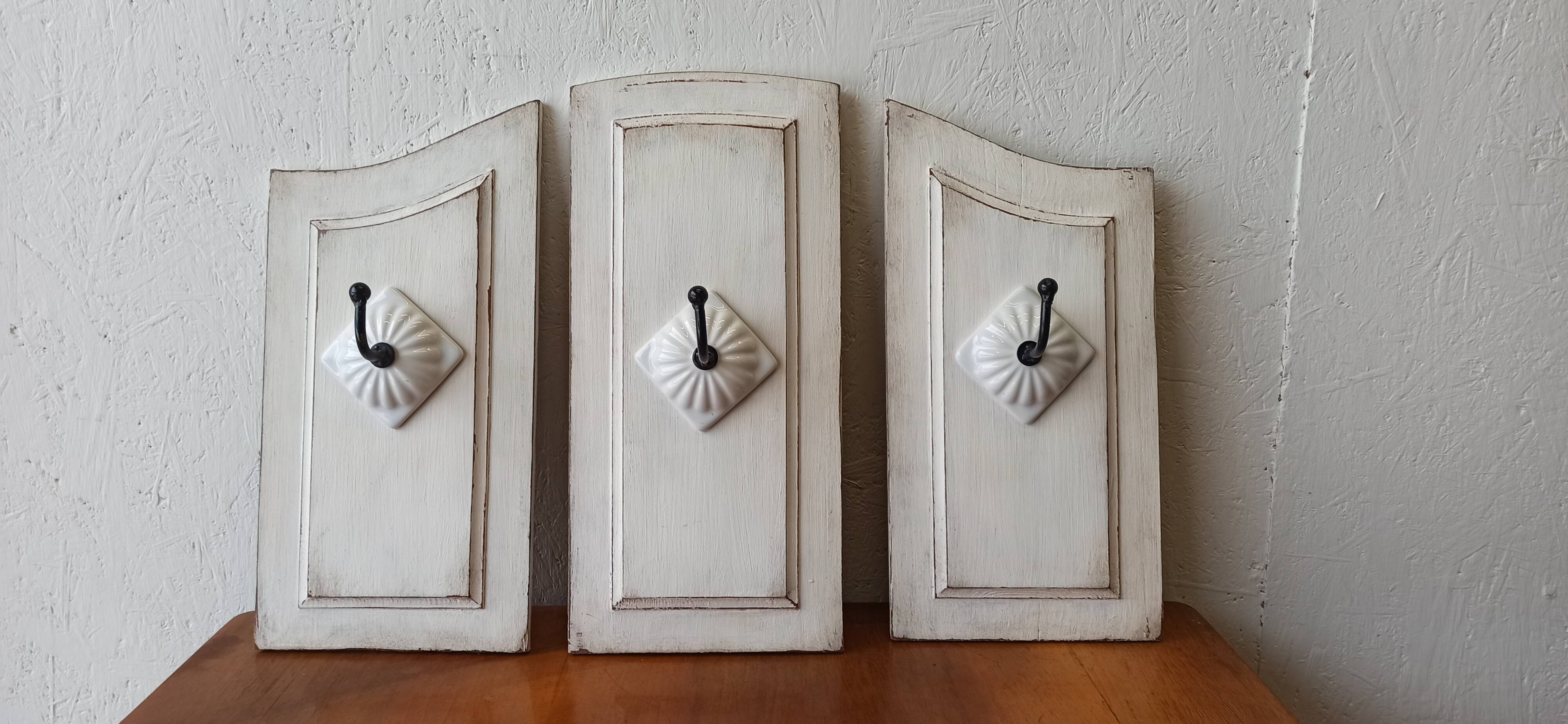 Shabby chic triptych hanger.
