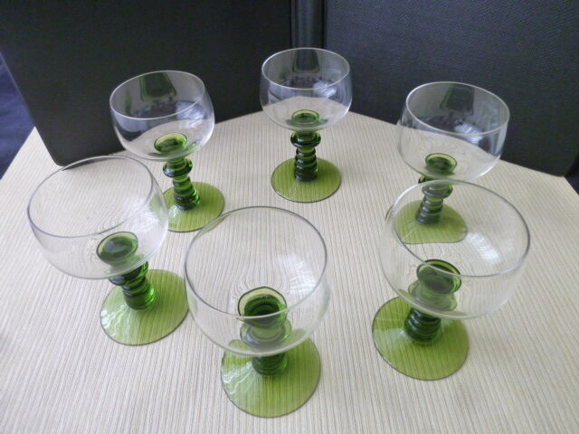 Set de 6 verres à vin blanc d'Alsace  anciens  Jambe balustre