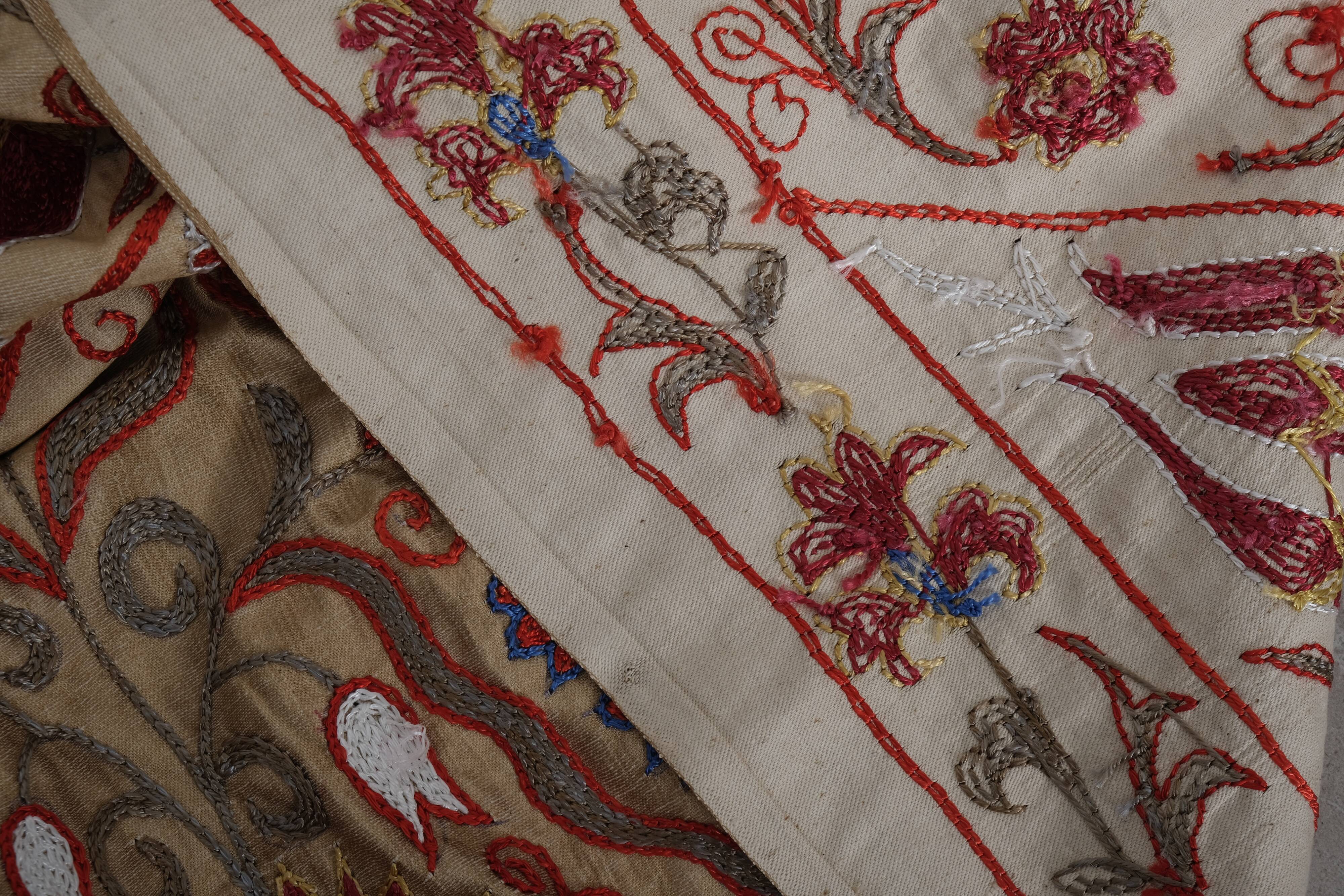 Suzani tapestry 100x195 cm
