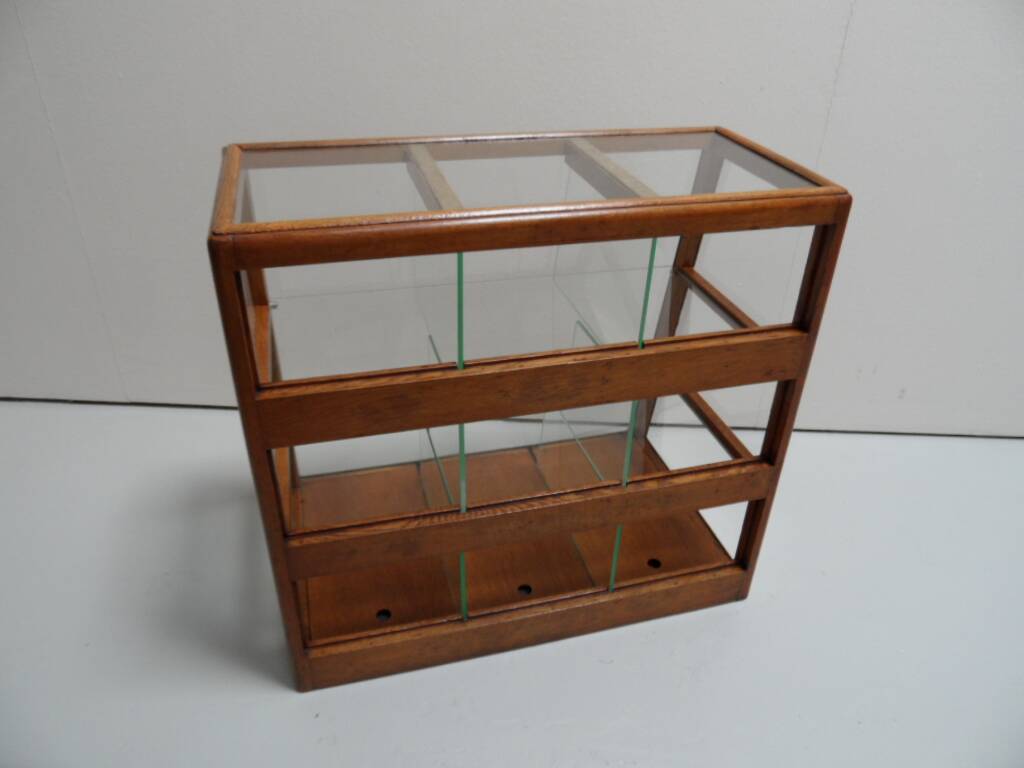 Vitrine de boulangerie vintage