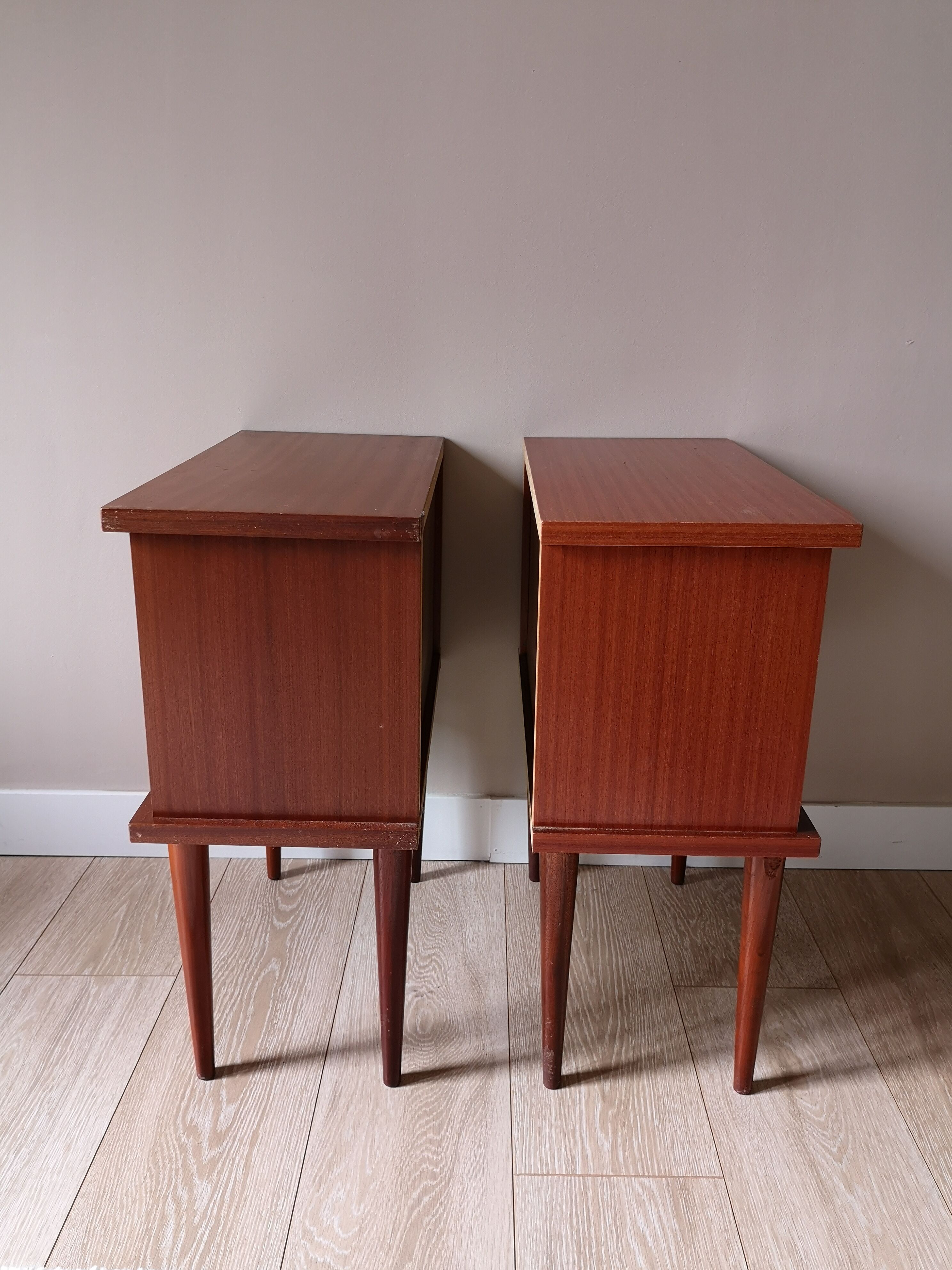 Paire de chevets en teck de style scandinave