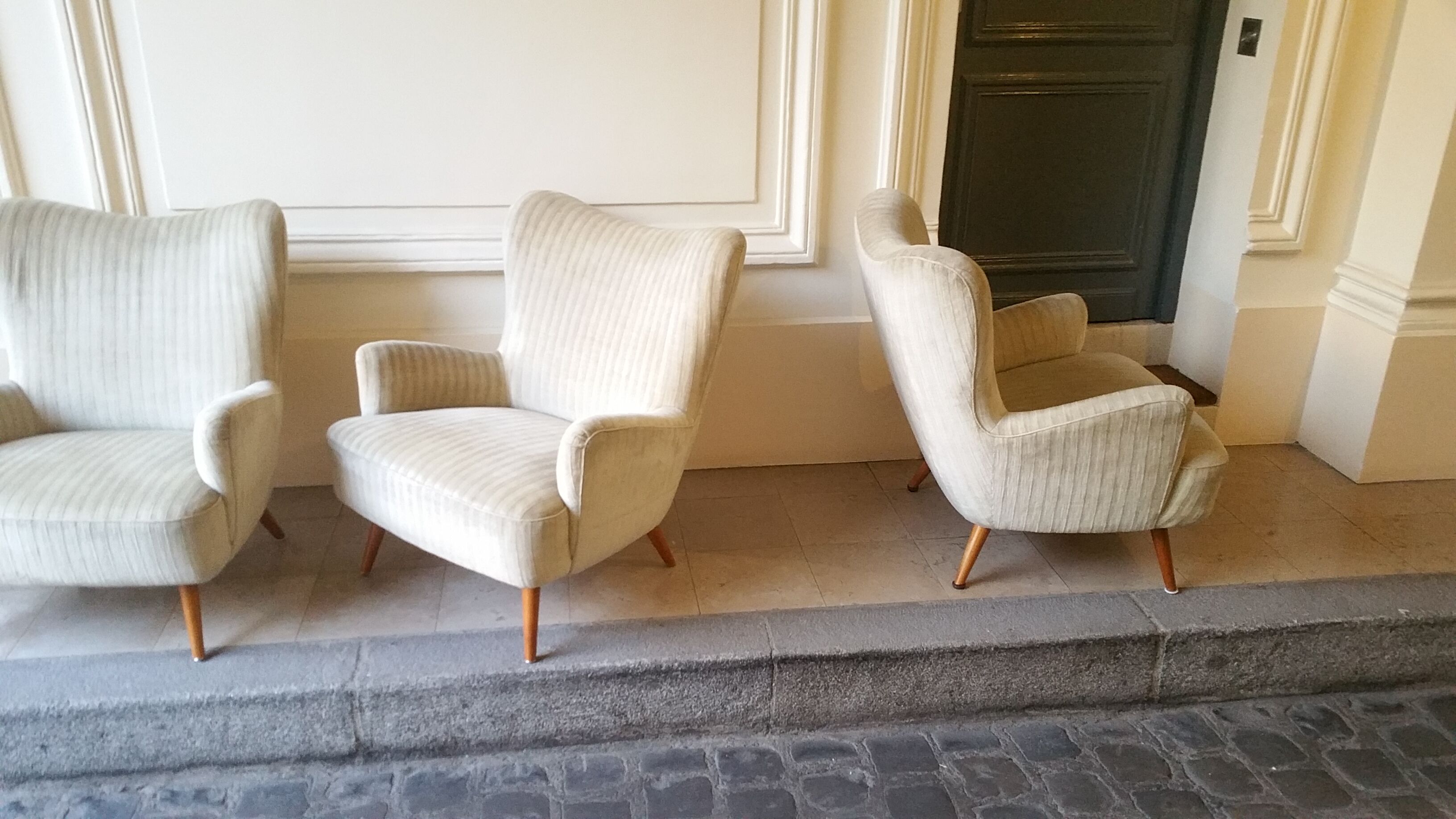 Set of 4 chairs organic wingback chairs of the 50s/60s vintage