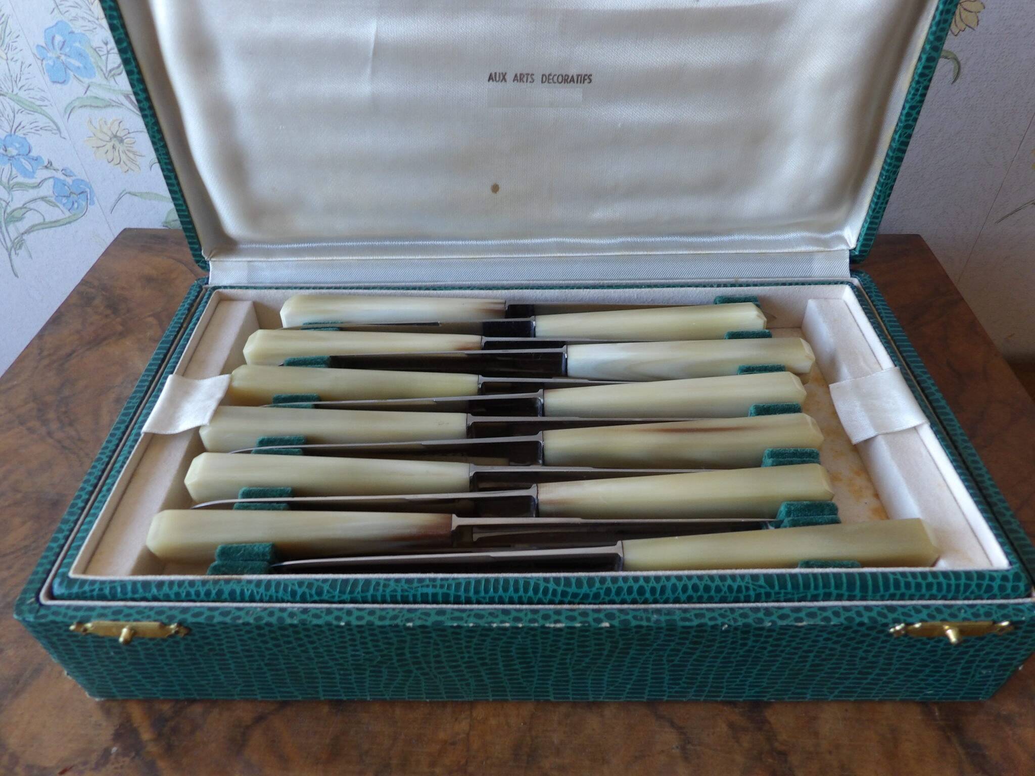 Boite de 24 couteaux