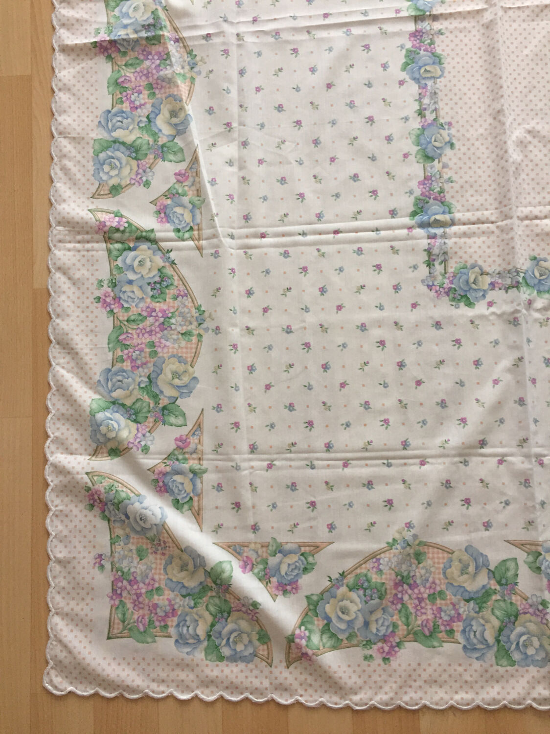 Vintage rectangular floral tablecloth