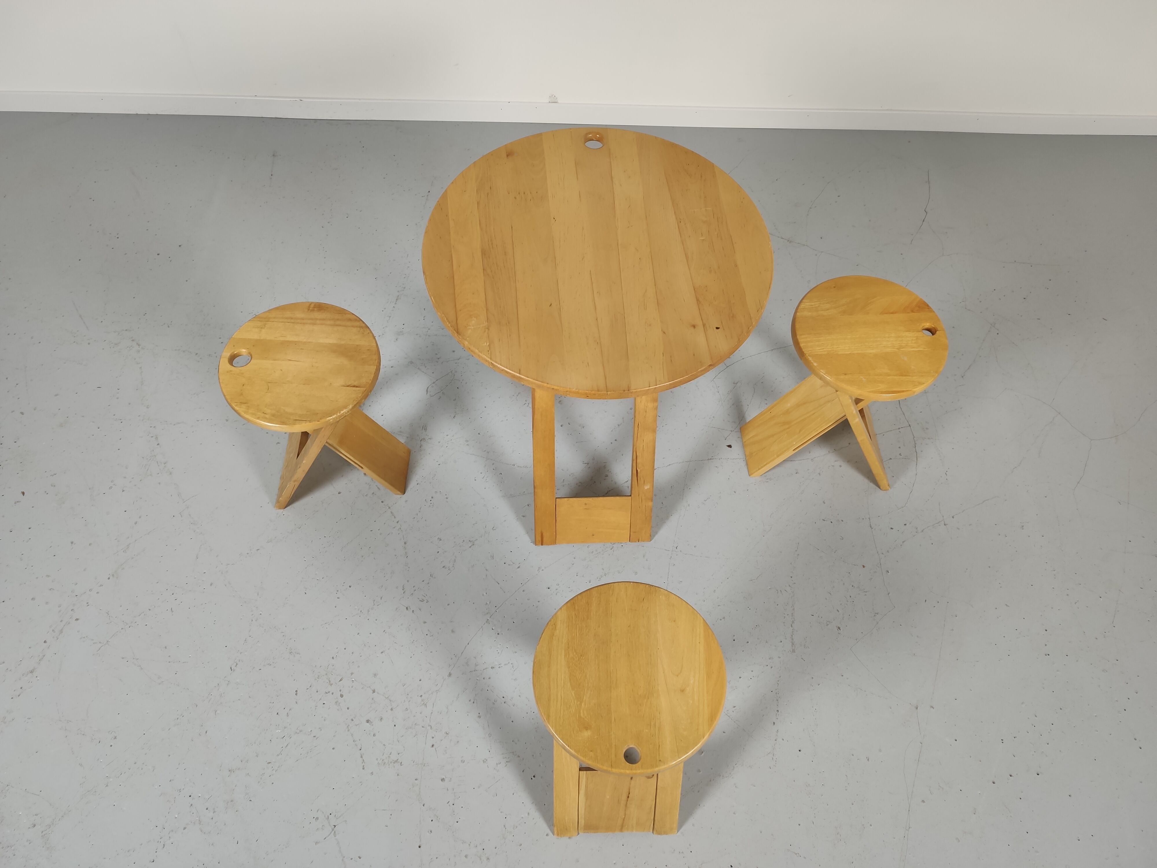 Table set - 3 Roger Tallon 1970s folding stools