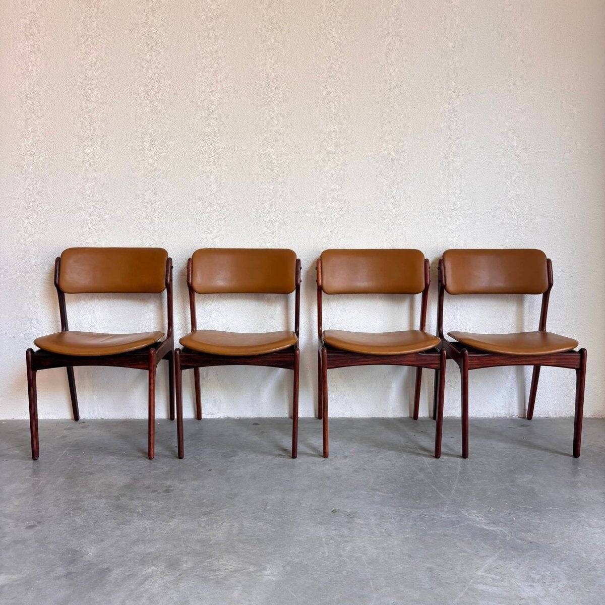 Ensemble de chaises vintage en skaï et palissandre