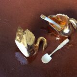 Salt and pepper "swan"
