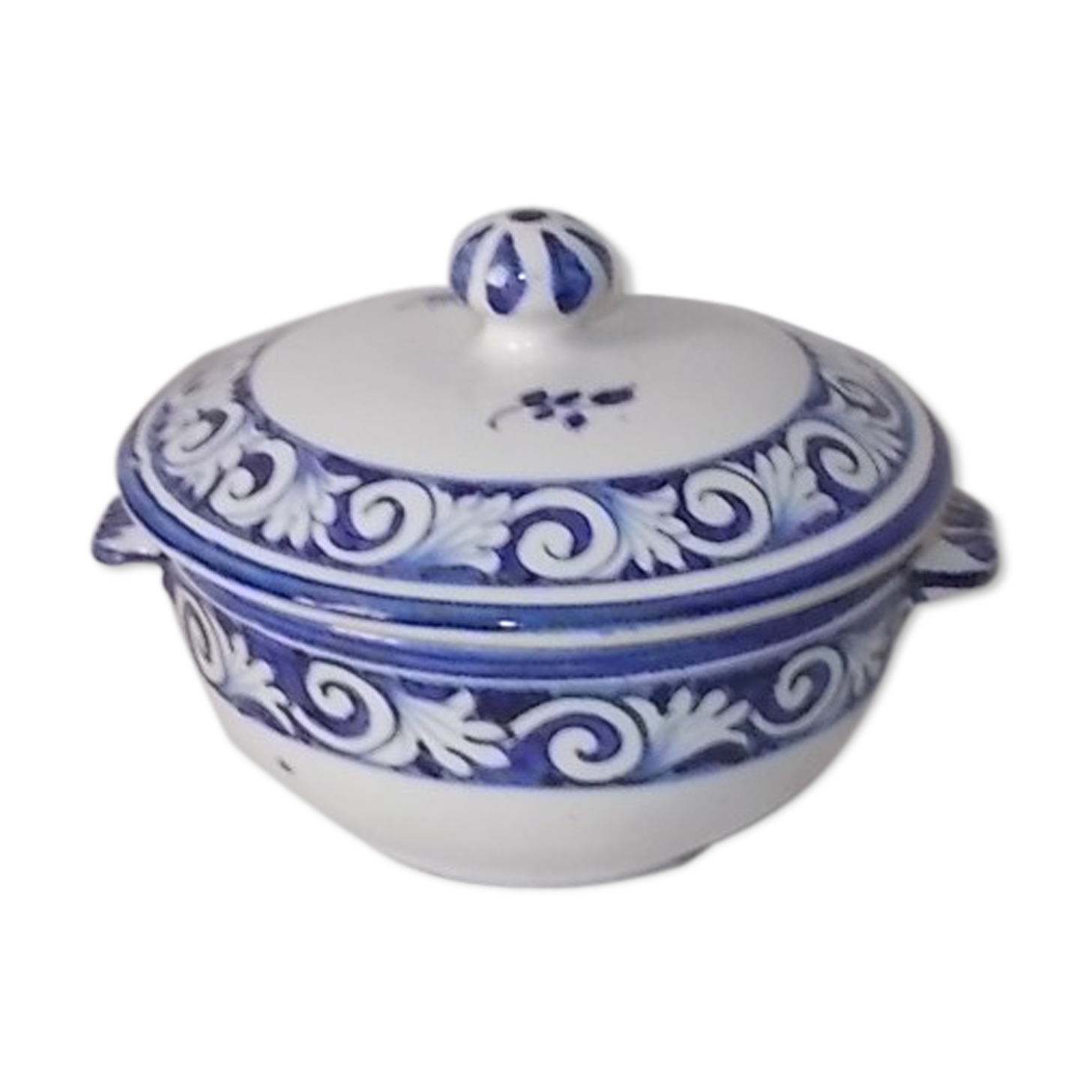 Round box in old Rouen faience