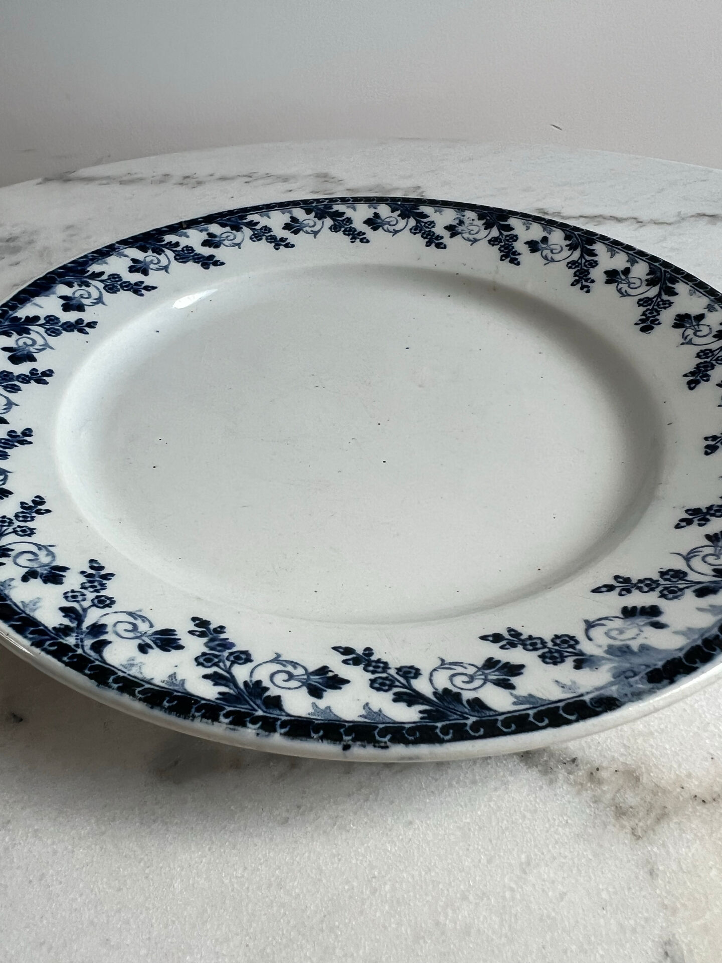 Assiette plate GIEN Terre de Fer — Collection Montigny