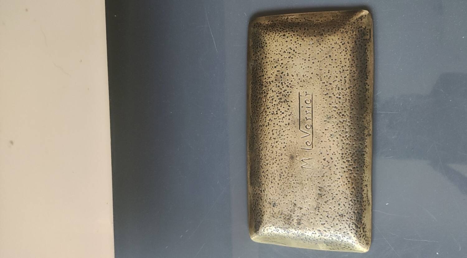 Vide Poche Bronze signé Max Le Verrier. Scène Antique. Dim 15 x 8 cm