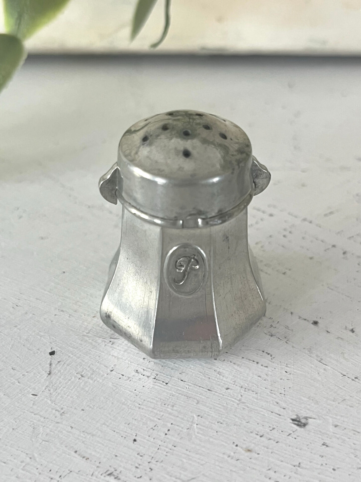 French pewter salt and pepper shakers set Etains du Manoir with origin