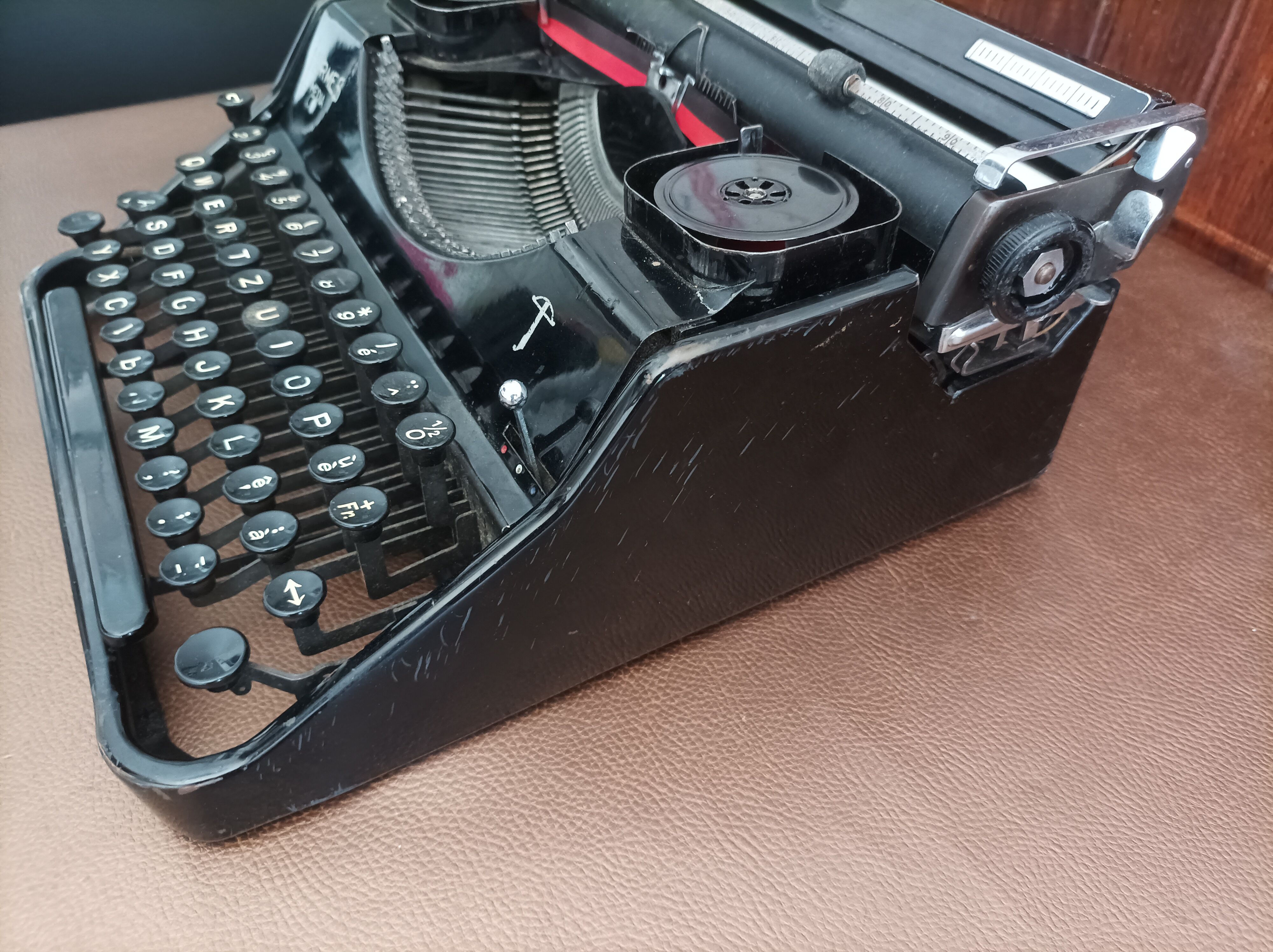 HERMES Old Media typewriter for decoration