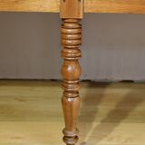 Important Community Table in Oak and Walnut – Late 19th Century