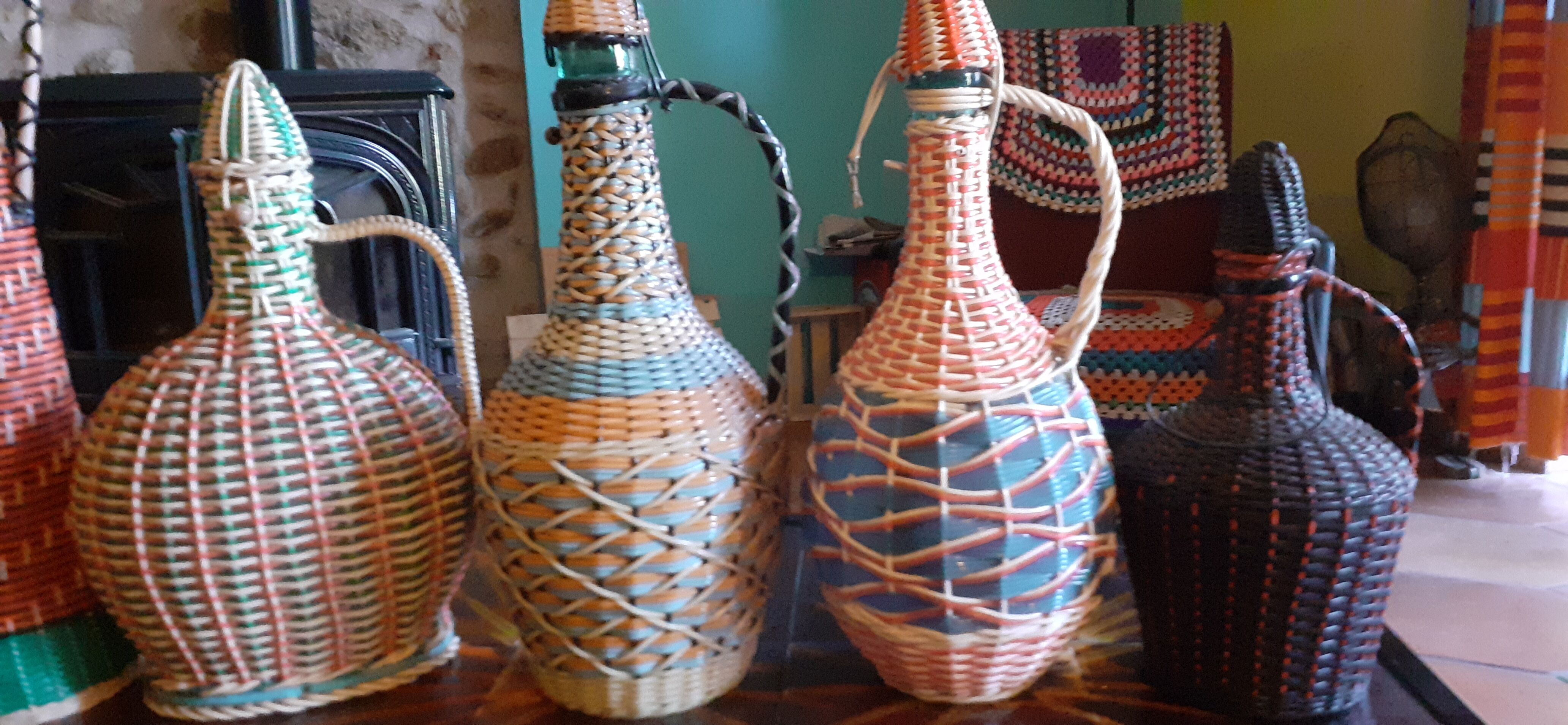 Lot of 7 scoubidou bottles