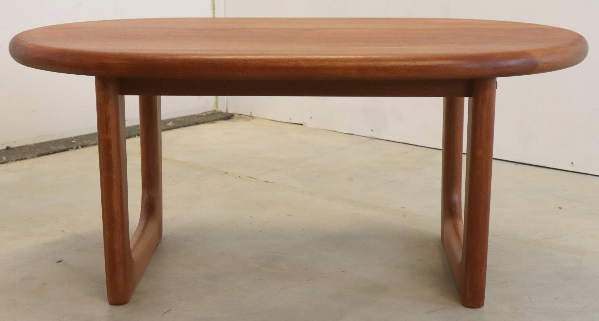 Table de salon design Niels Bach en teck deens 'Hansen'