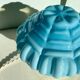 Lampe à poser globe vintage art déco en opaline bleue