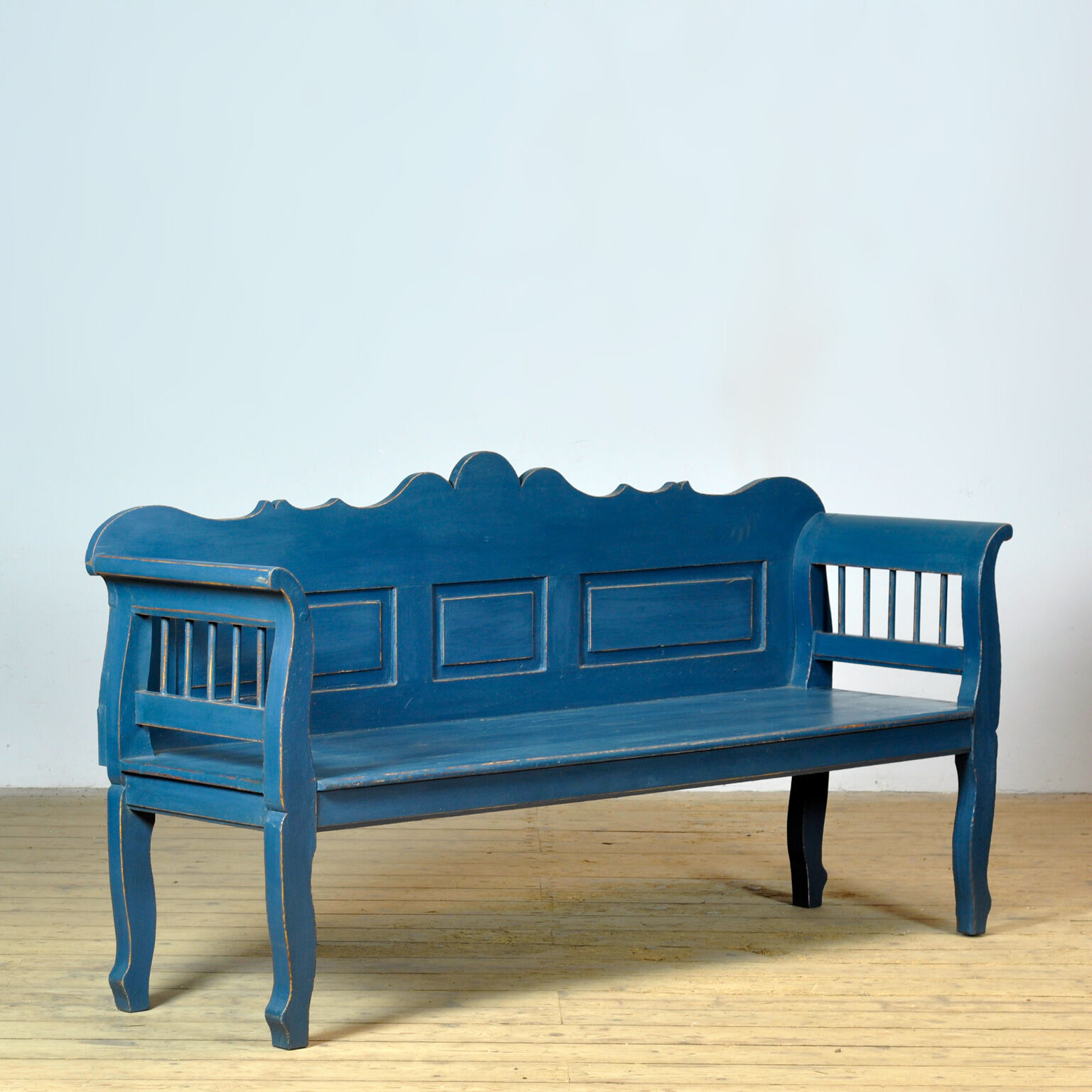 Antique pine bench, 1900s
