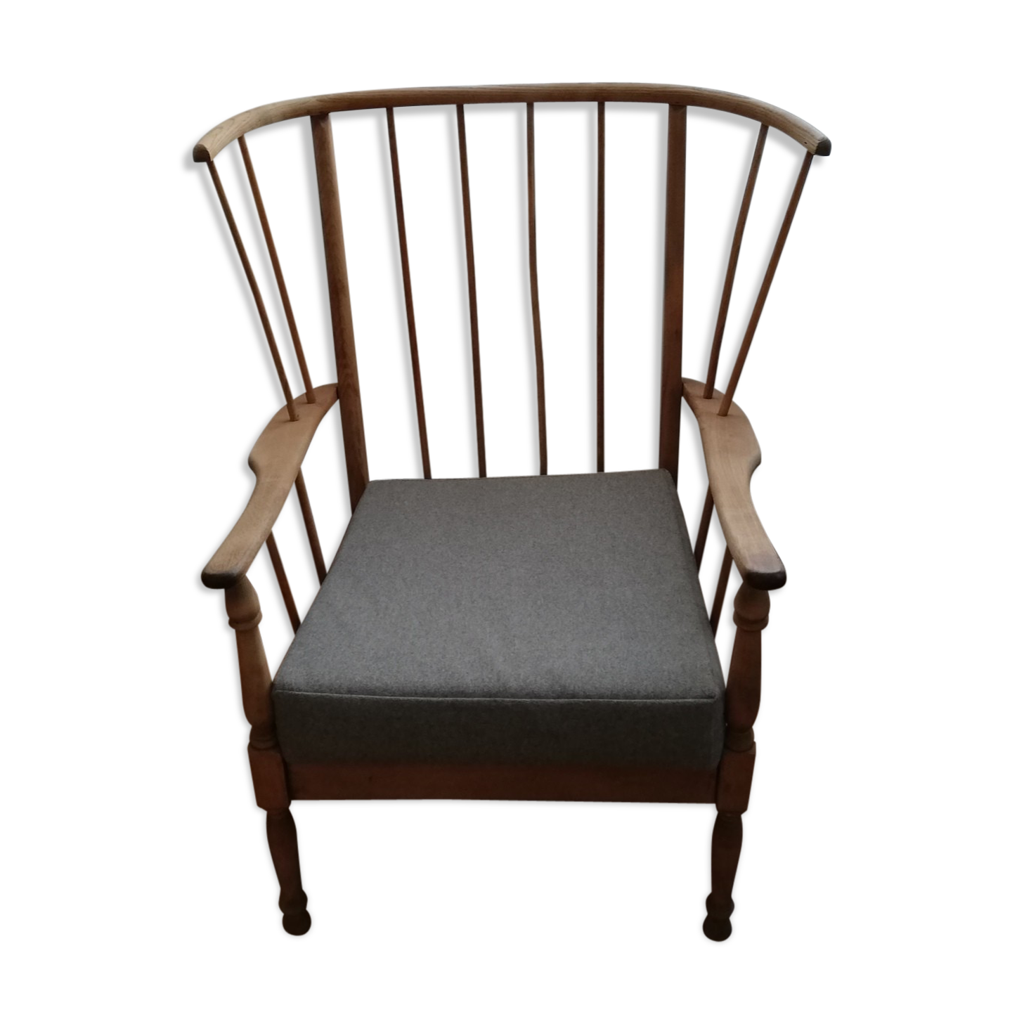 Wide range chair