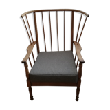 Wide range chair