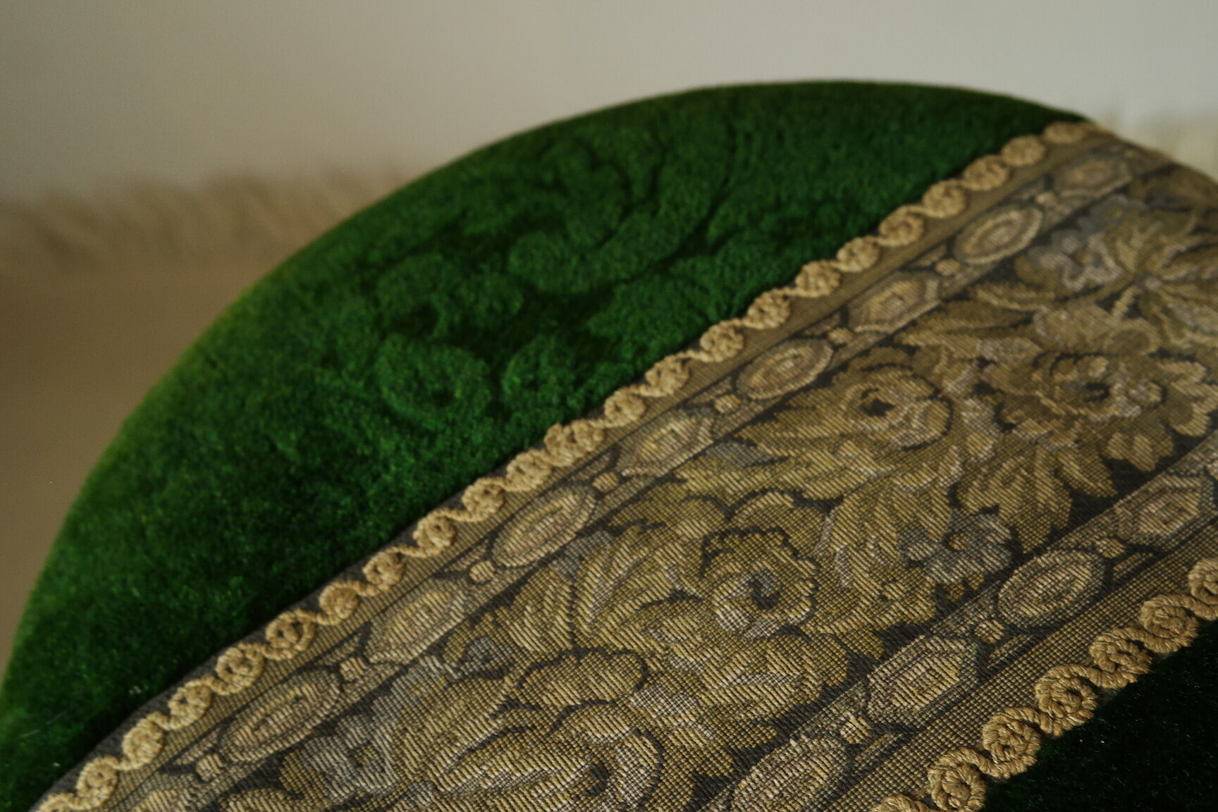 Napoleon III piano stool