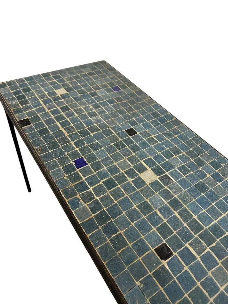 Table basse vintage en mosaïque bleue / table à plantes