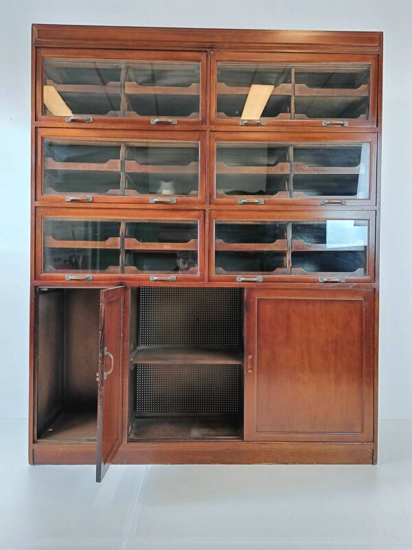 Vitrine anglaise en acajou datant d'environ 1910