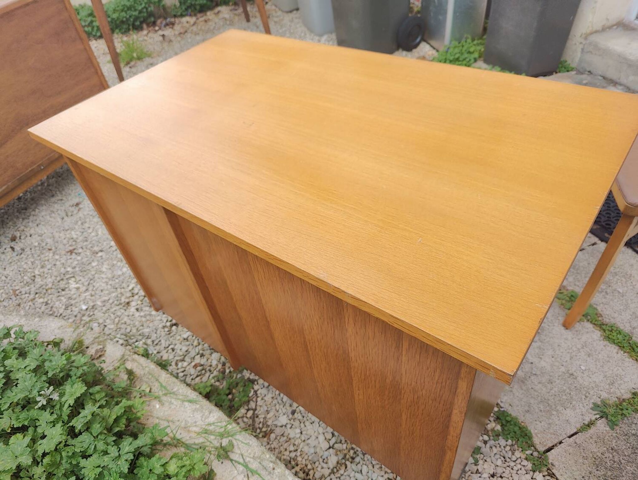 Bureau et sa chaise en chêne blond années 1950/1960