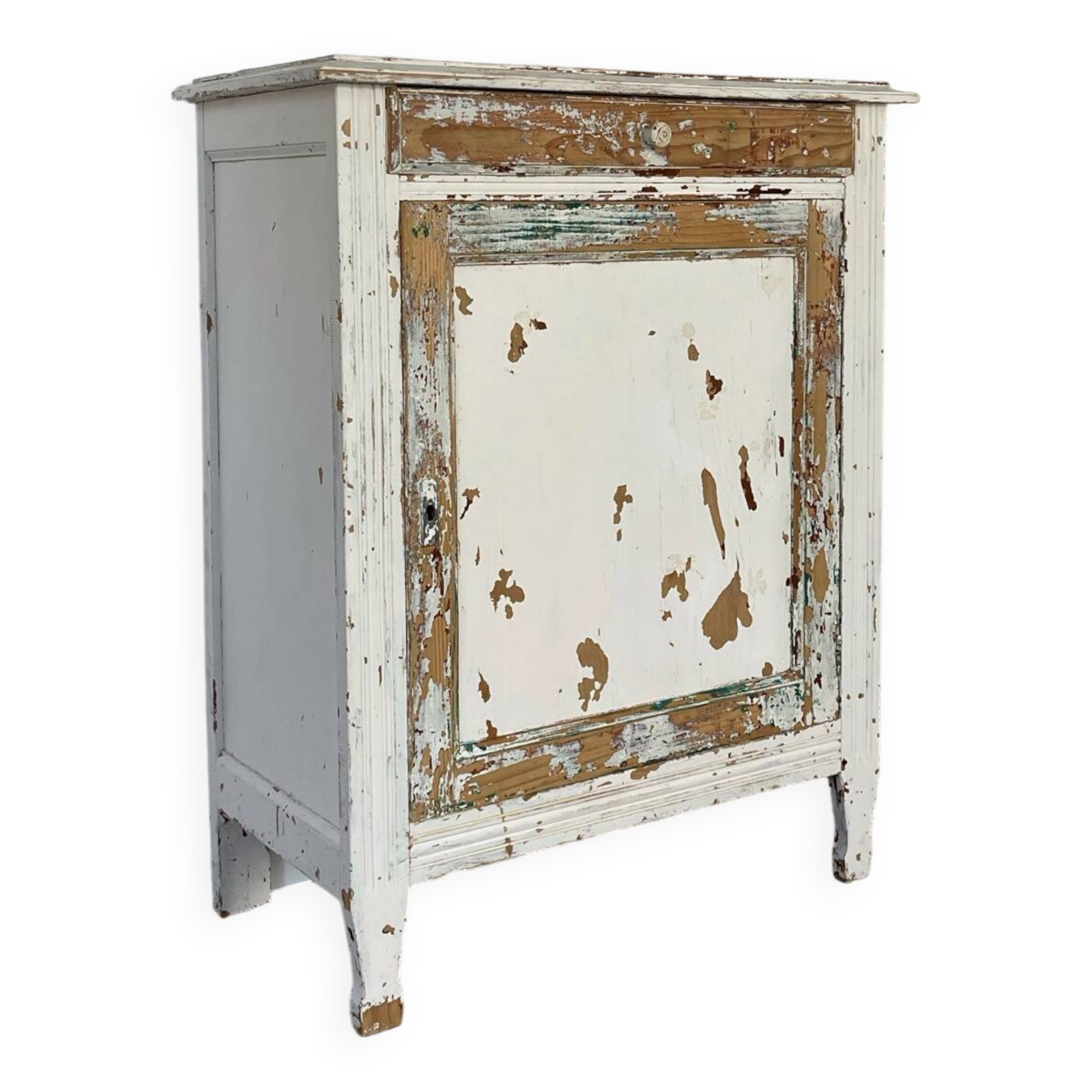 Patinated white jam maker