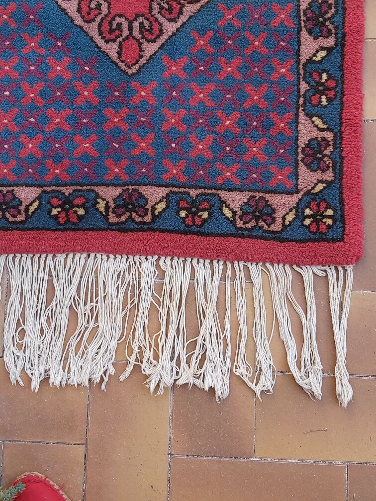 Tunisia hand-woven wool carpet