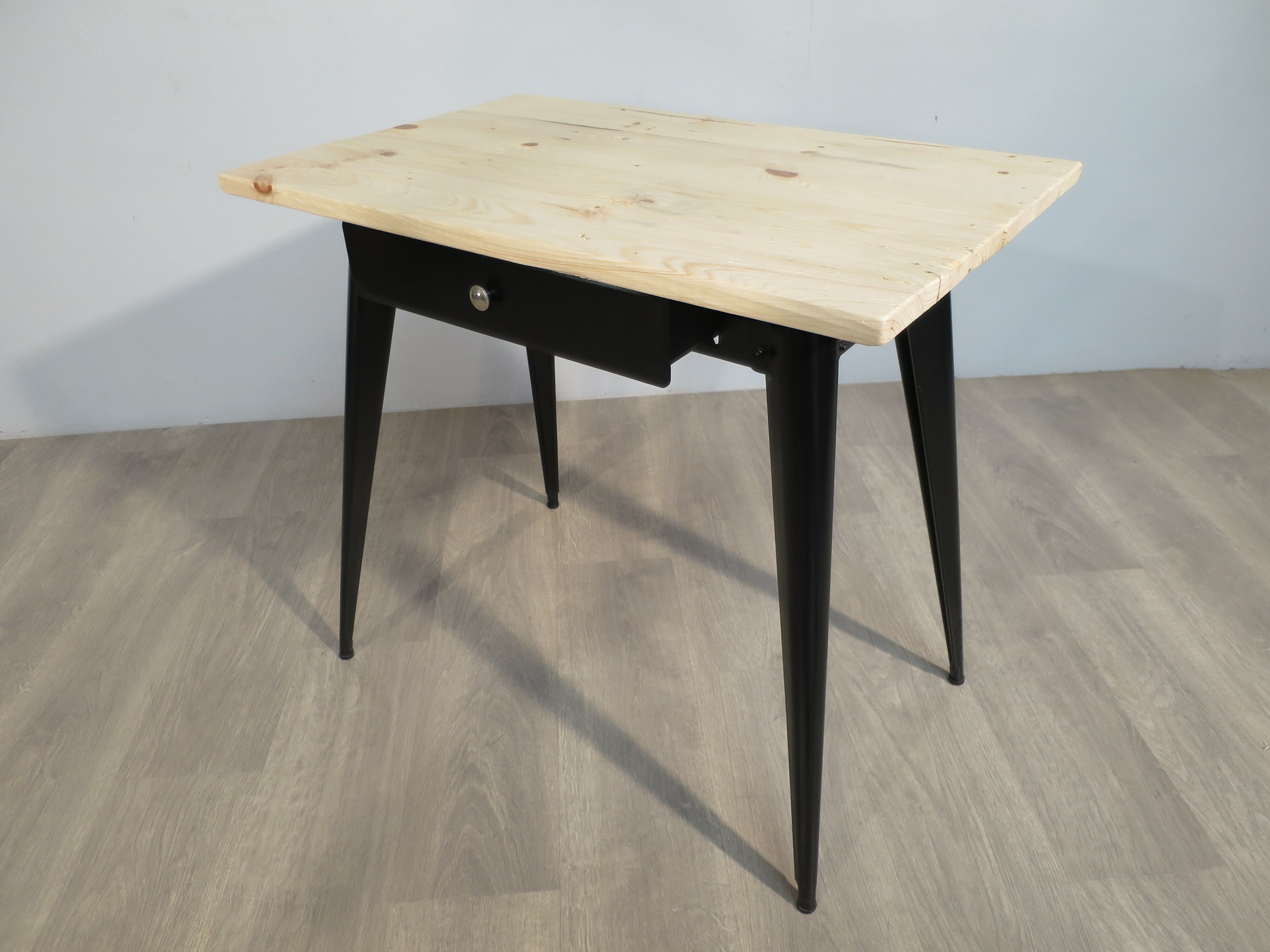 Table Tolix T55 by Xavier Pauchard