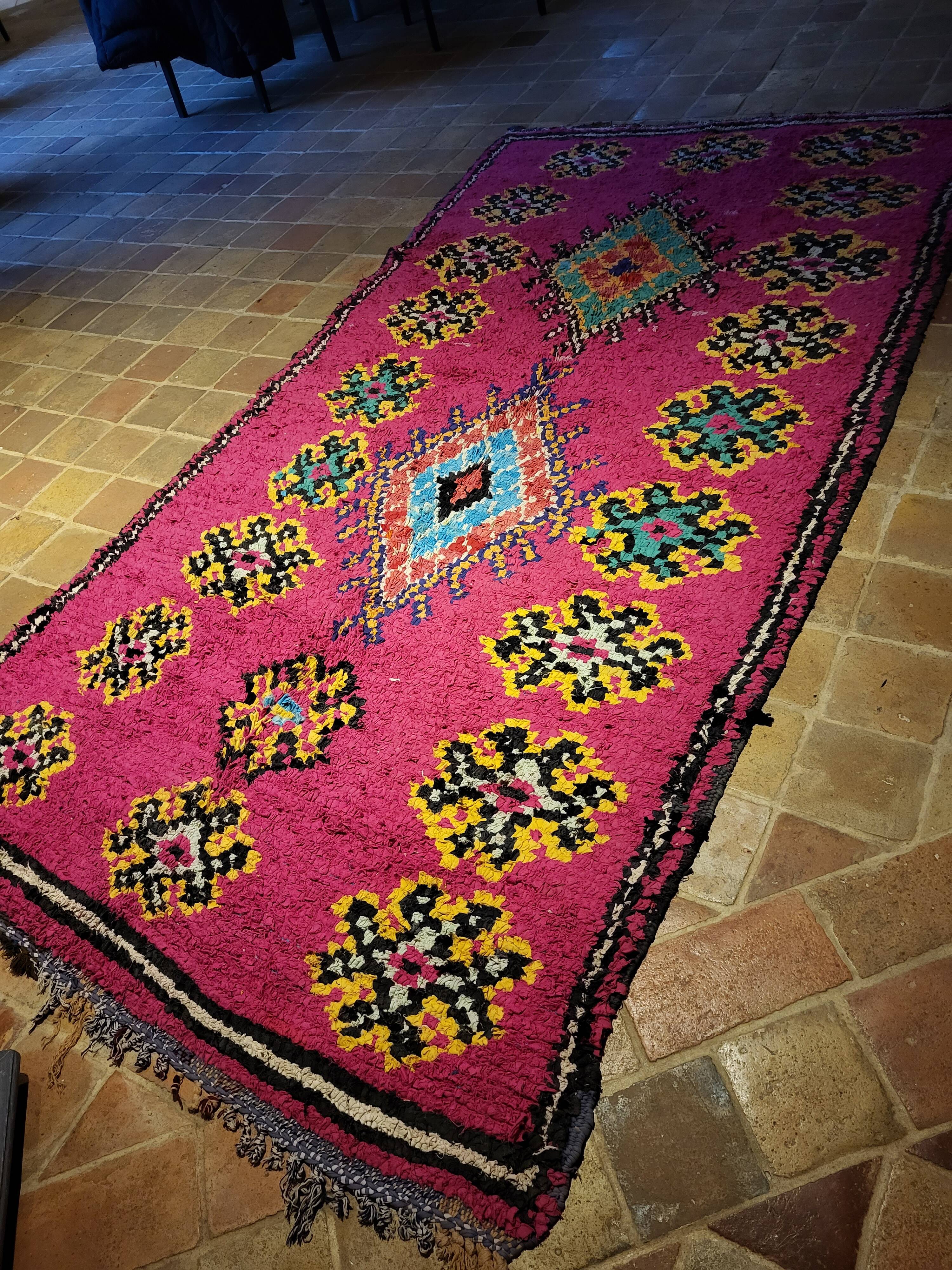 Moroccan Boucherouite fushia rug in recycled cotton 150x275cm