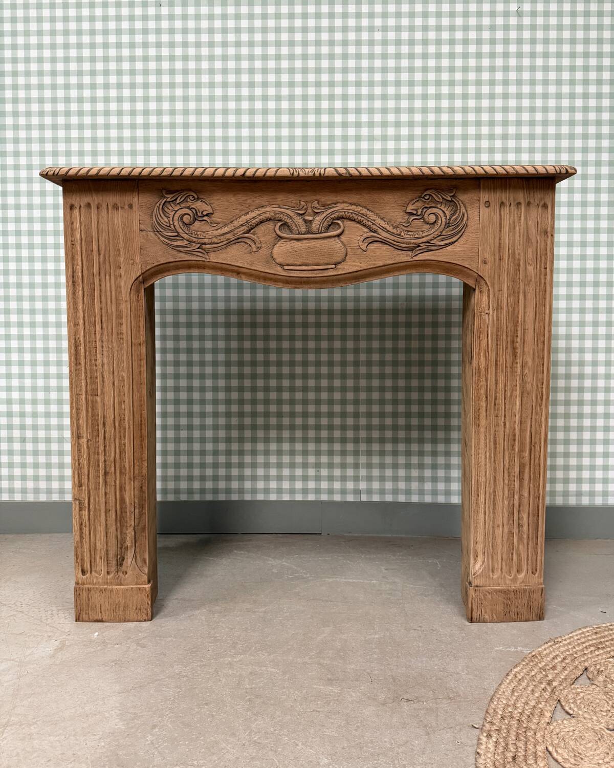 Fireplace mantel (sanded)