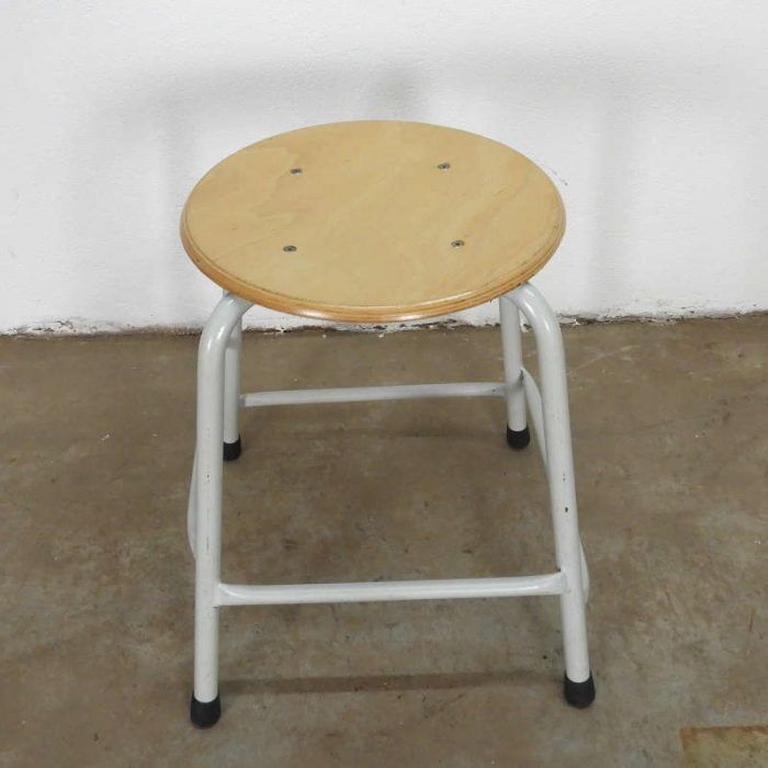 Score NL stool with beech seat