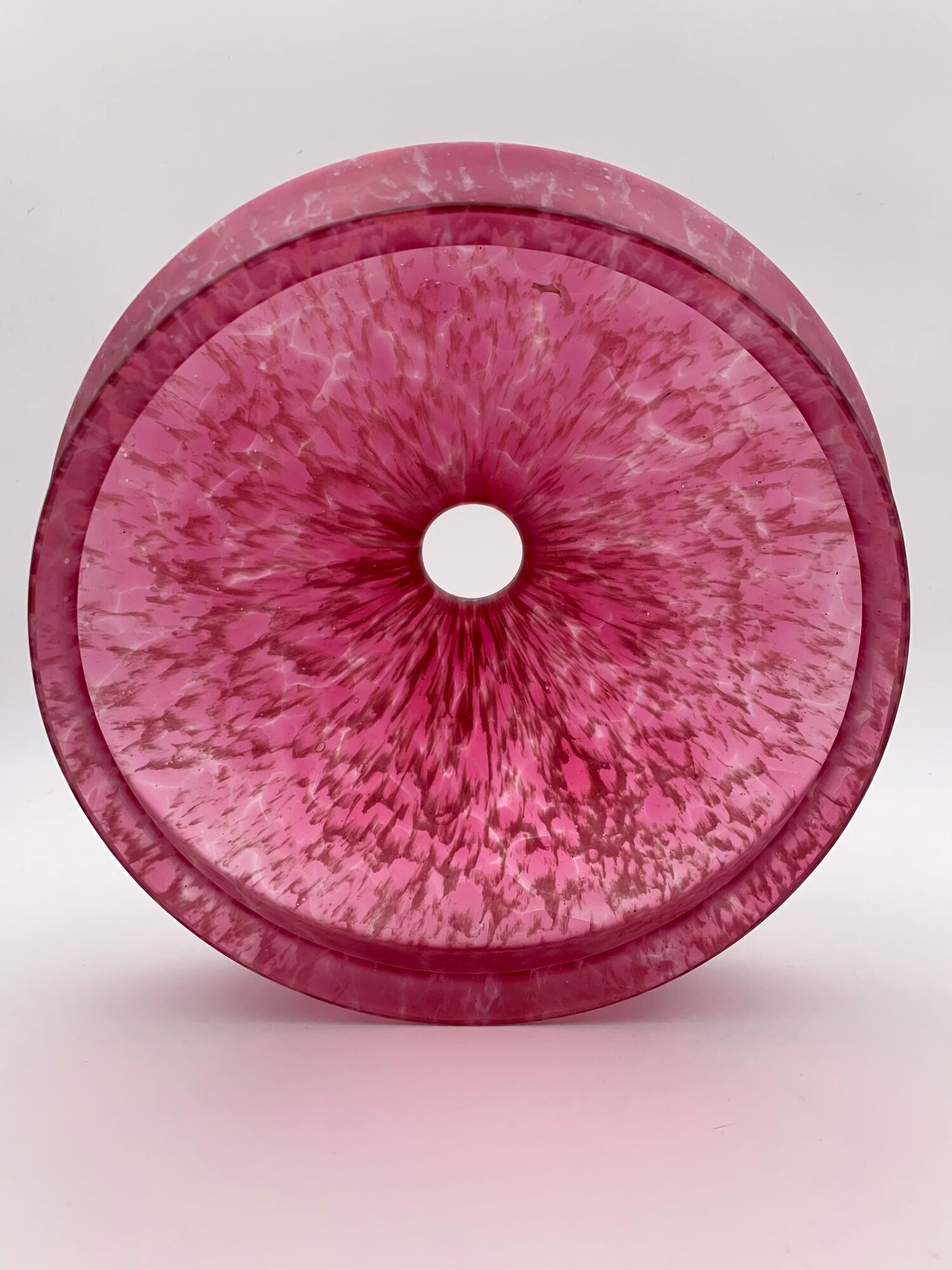 Vintage hanging in jaspé glass, dark pink - 1940s-1950s.