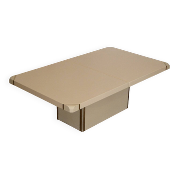 Table basse ouvrante en laque 1970