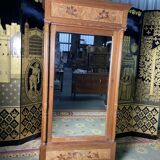 Armoire à glace en pitchpin et marqueterie