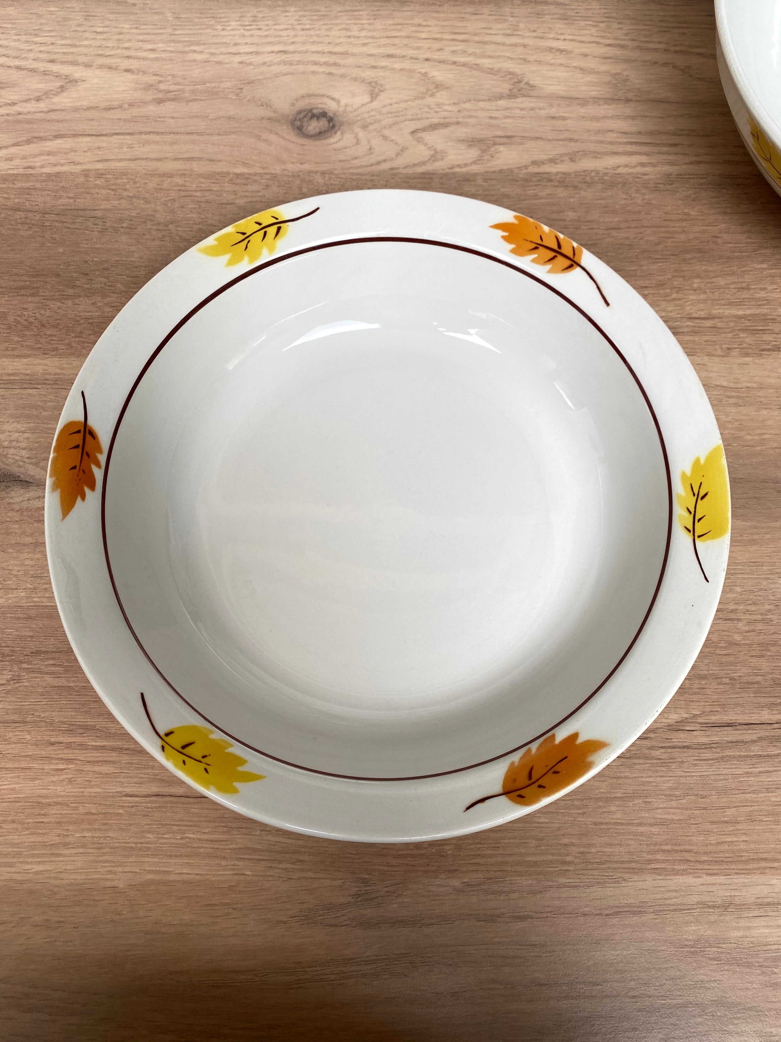Set of 3-course Mill of Wolves autumn leaves