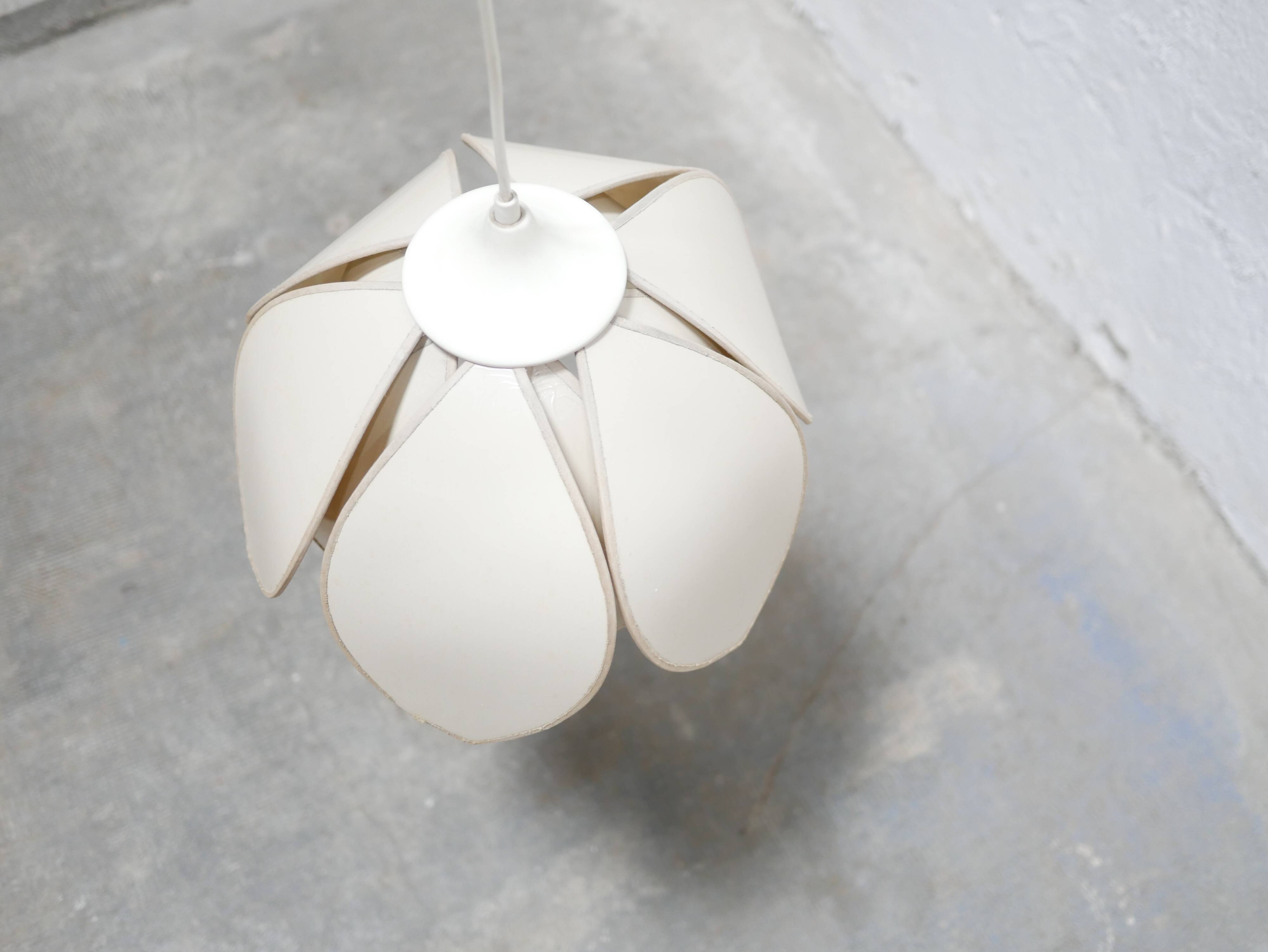 Suspension vintage fleur de lotus