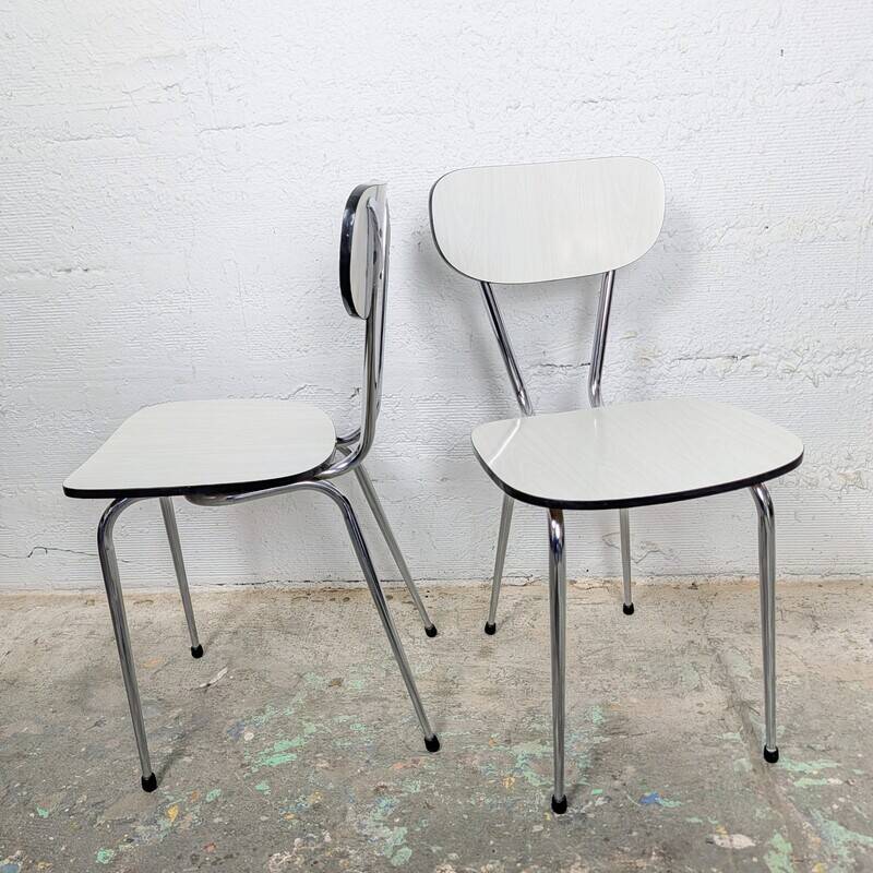 Ensemble de 4 chaises en formica