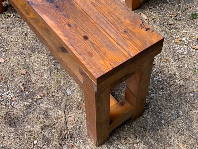 Paire de bancs modernistes en bois années 70