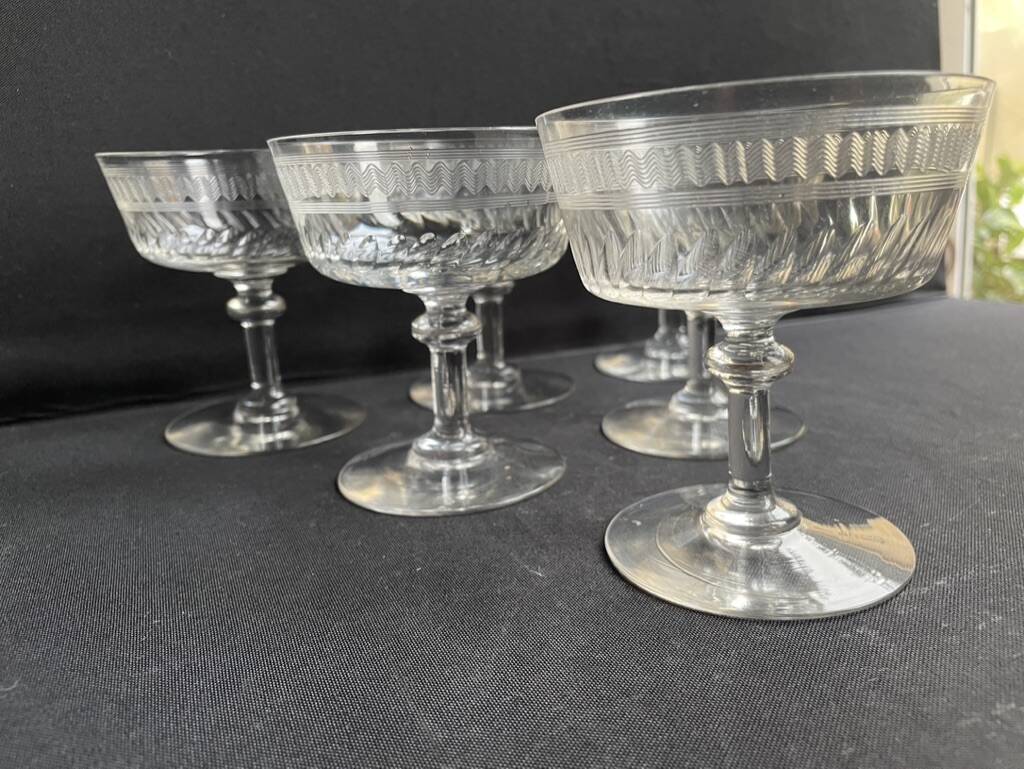 6 champagne glasses in blown, cut and guilloché crystal – Art Deco