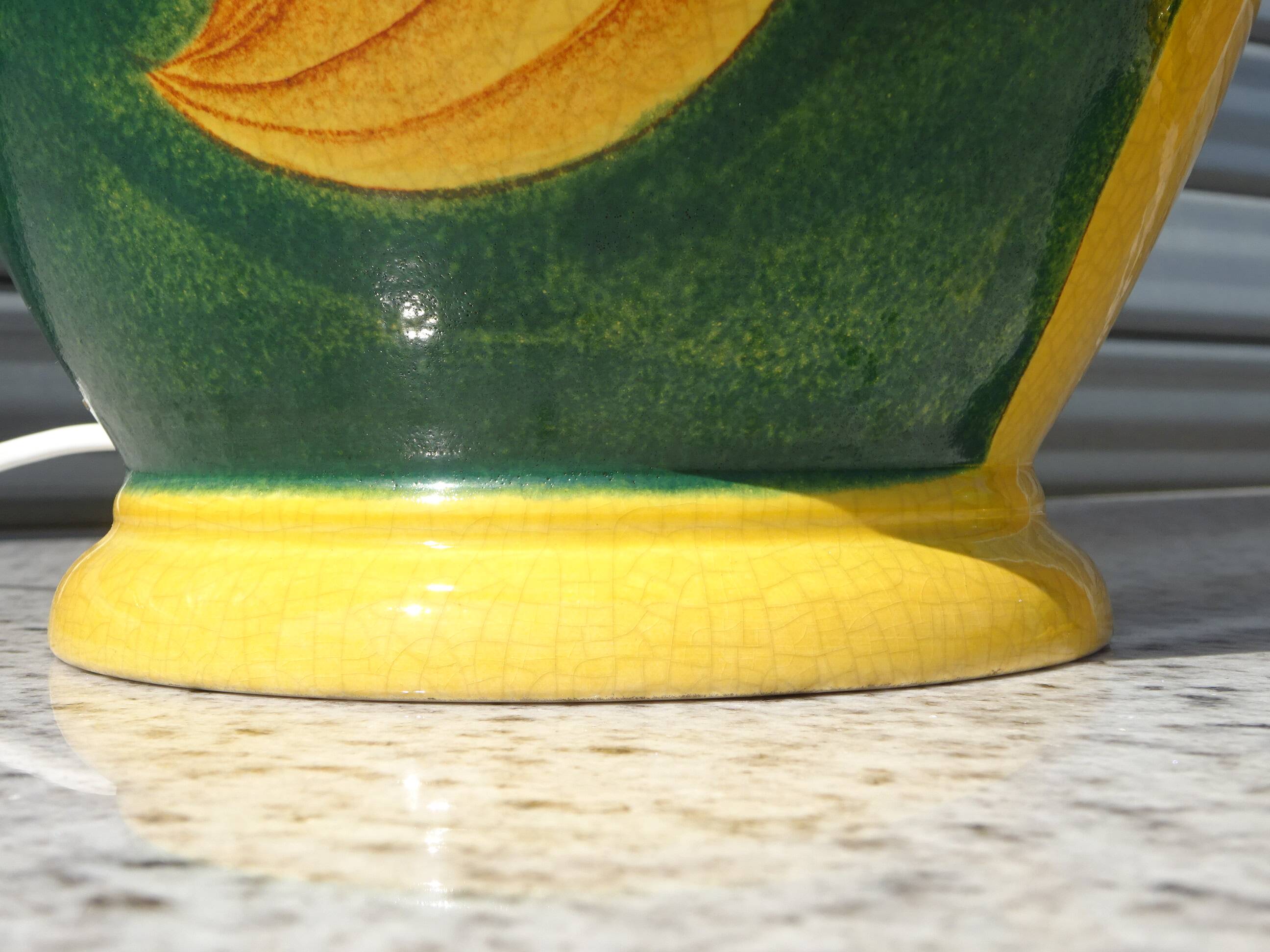 Lampe en céramique avec plat et vase assorti