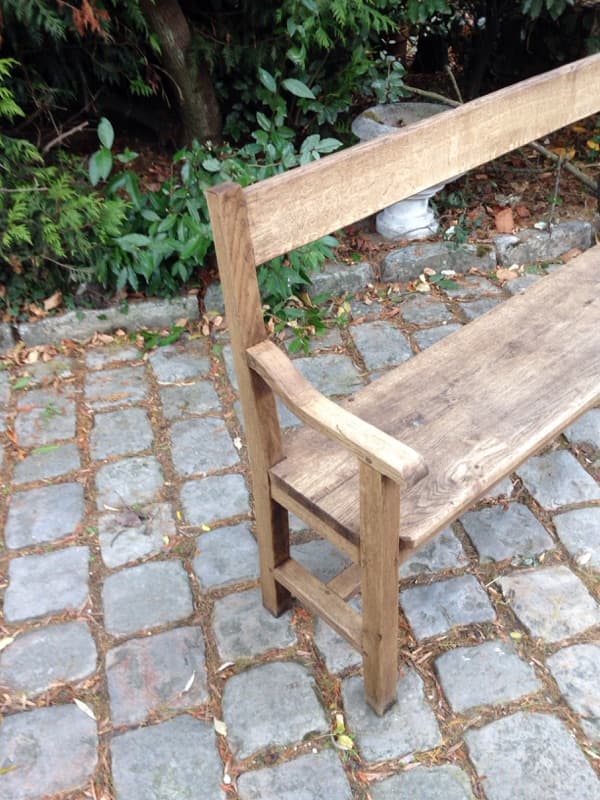 Bench in oak decape