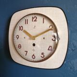 Vintage formica silent wall clock "Jaz cream"
