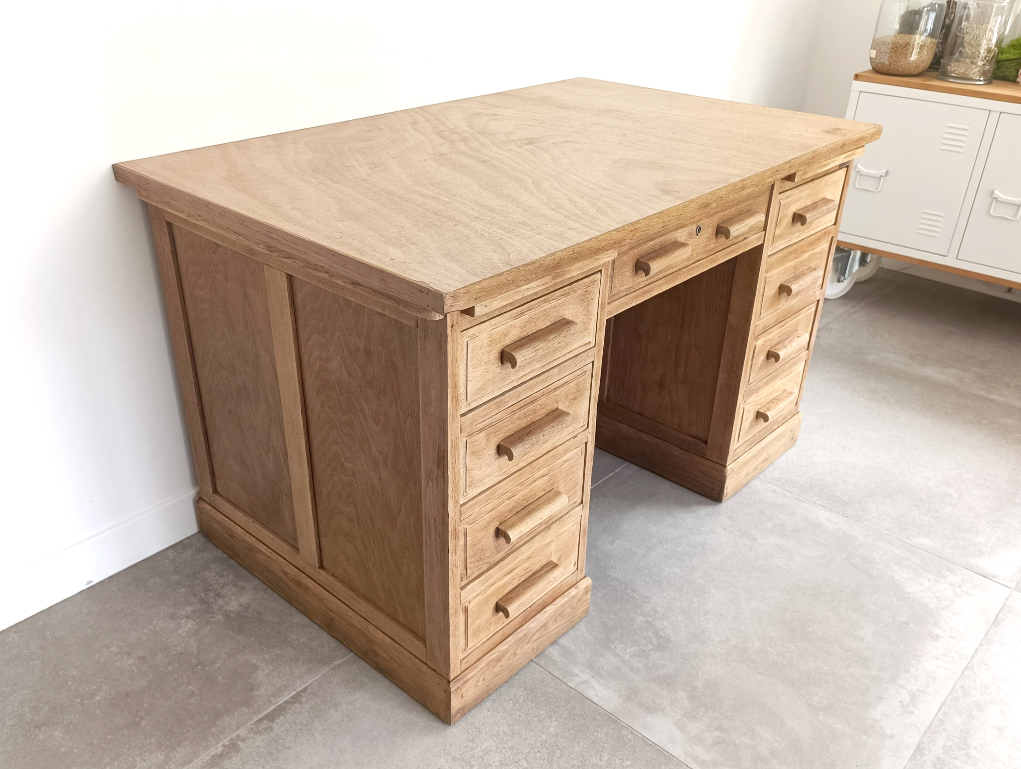 Bureau dit de « Ministre » en chêne, 1965.