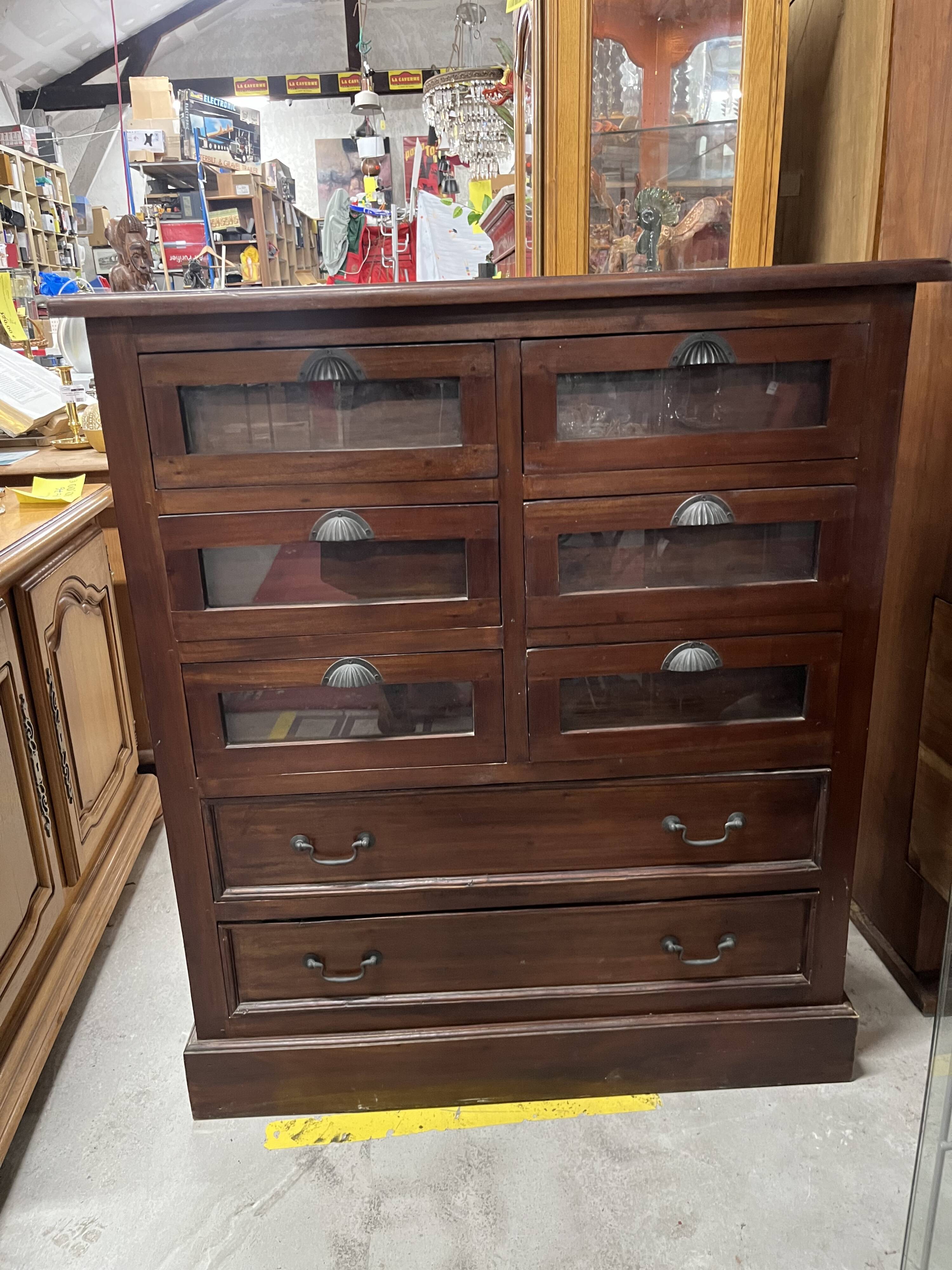 commode en bois exotique