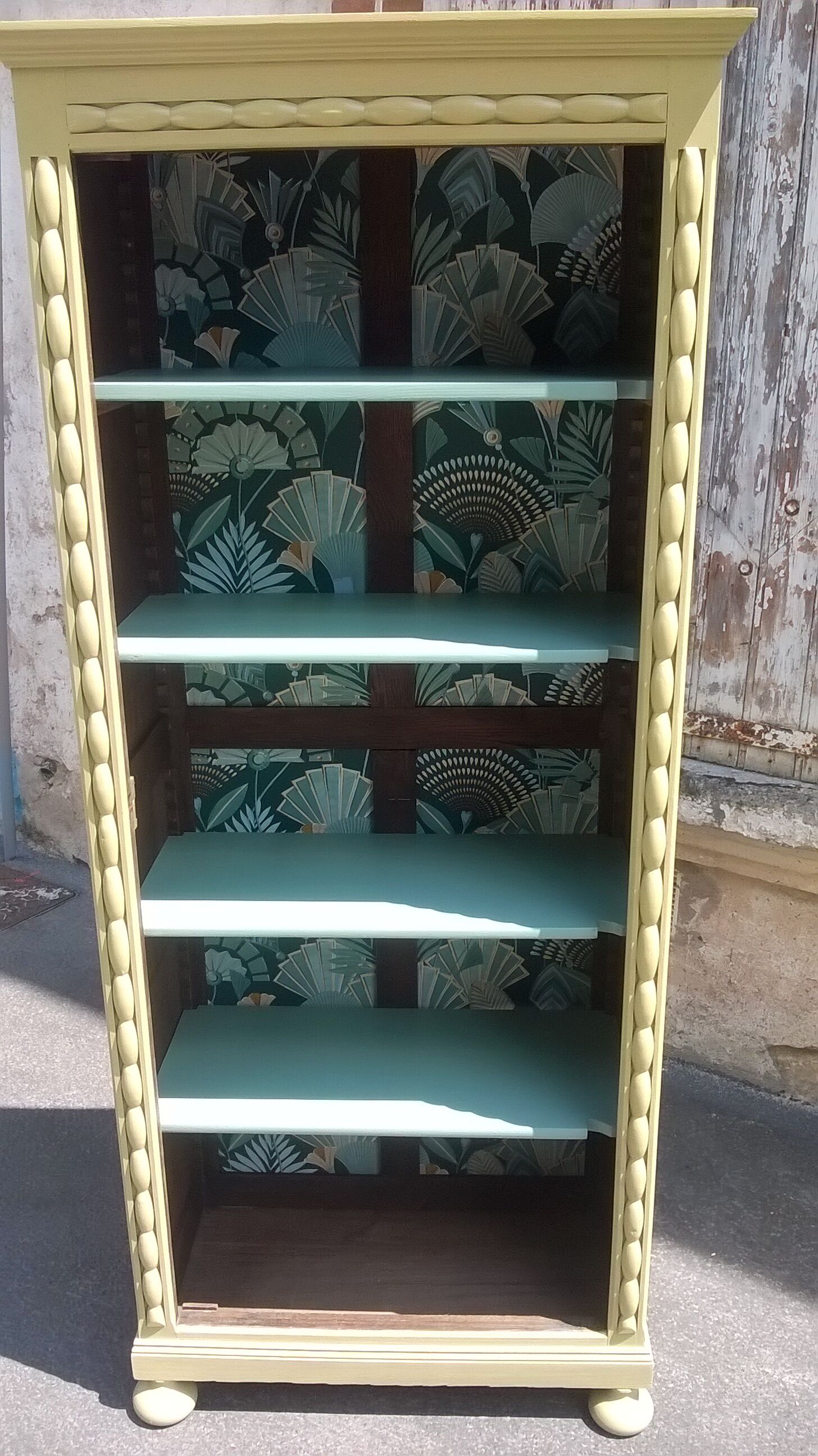 Parisian showcase cabinet 1930