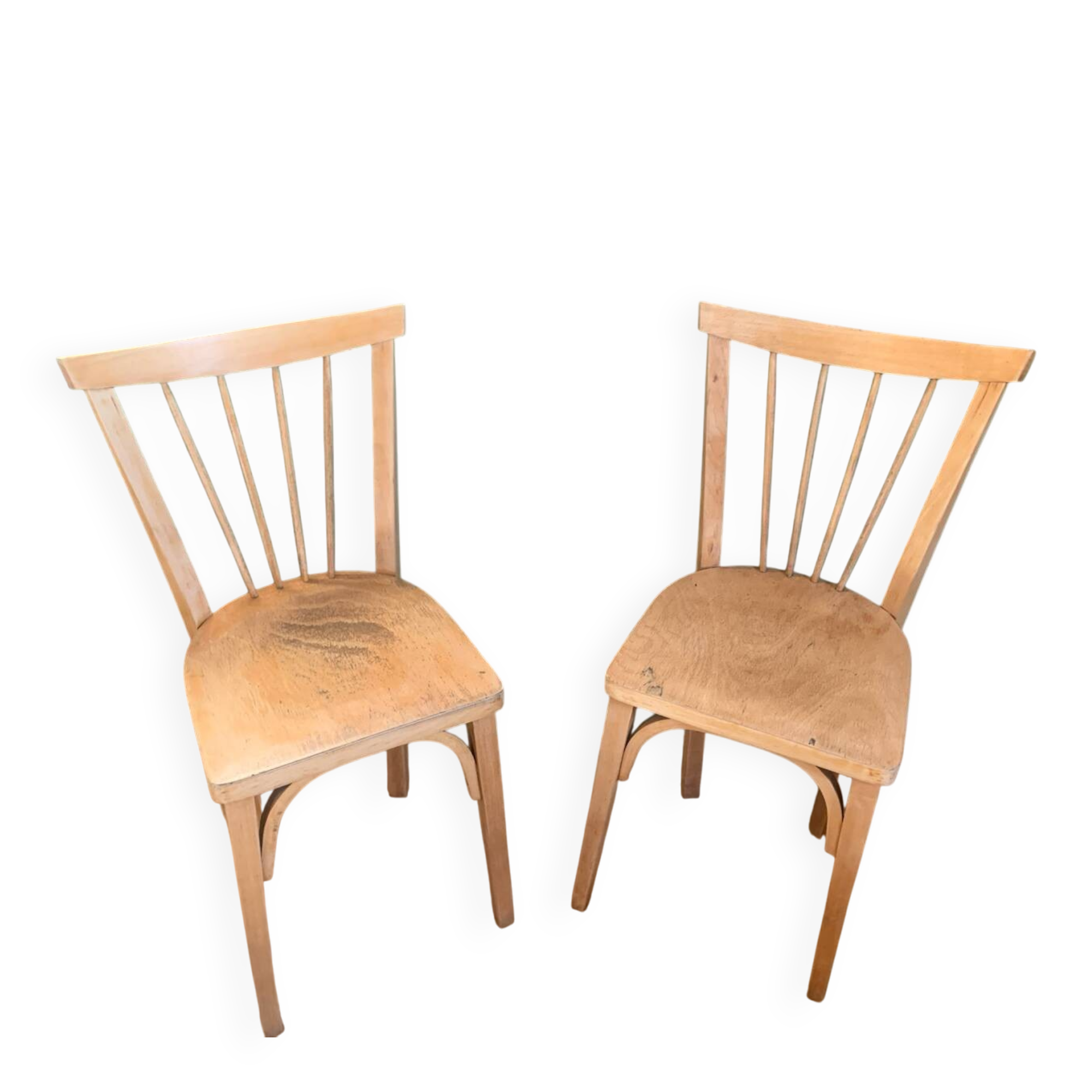2 Scandinavian chairs inspired by Windsor.