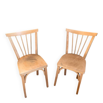 2 chaises scandinave d’inspiration Windsor